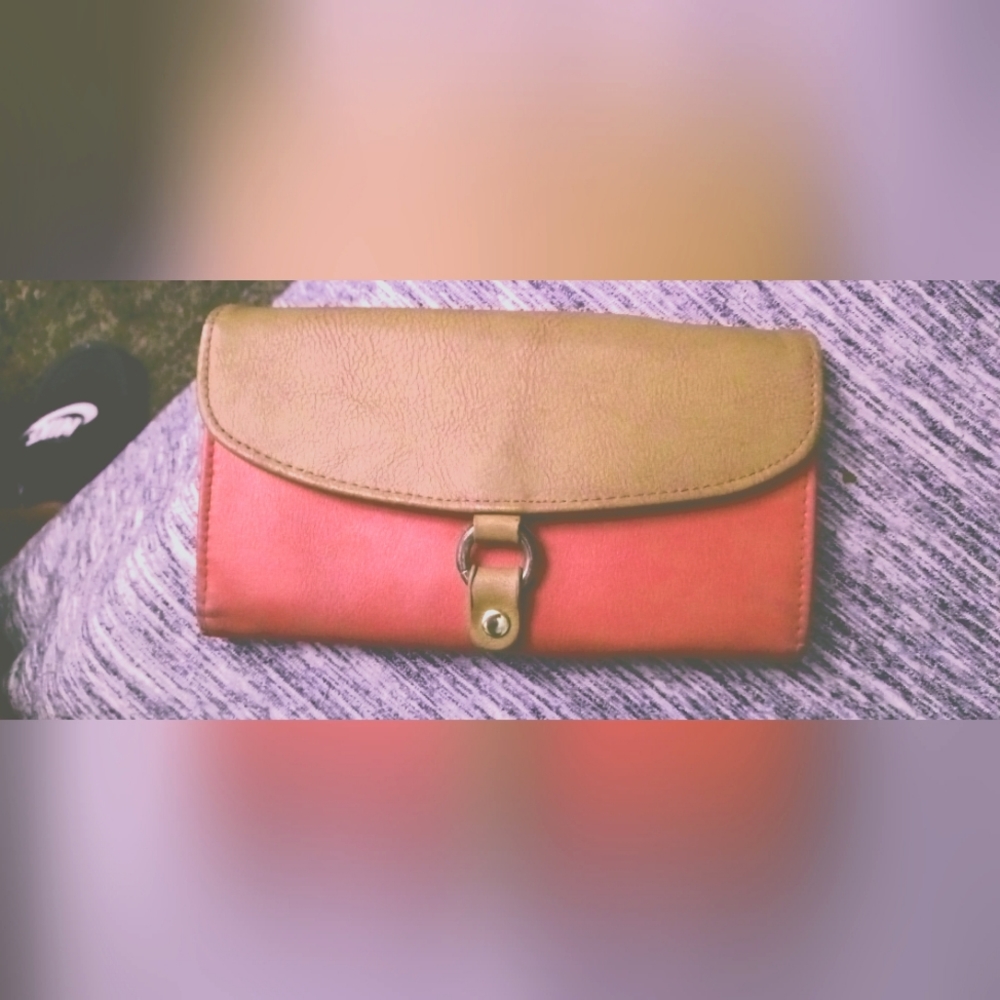 Wallet - Picture 1 of 2